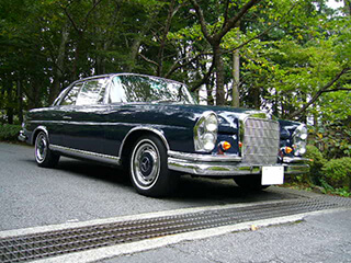 1963 Mercedes-Benz 220SEb クーペ（Costa Mesa)